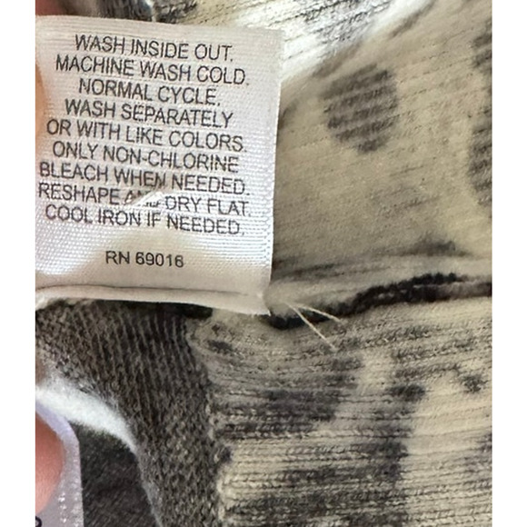 Relativity M Button Front Cardigan Sweater 3/4 Sleeve Bling Black Gray Print - Picture 6 of 9